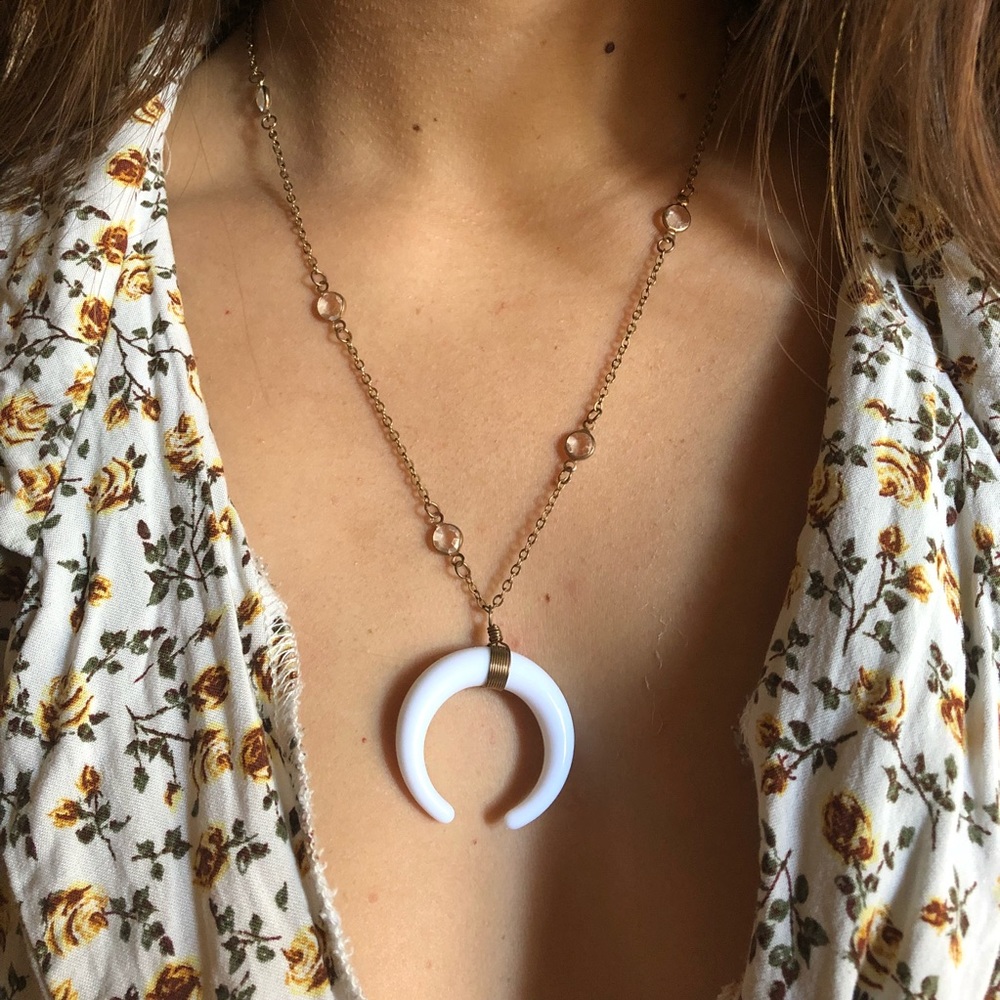 horn statement necklace